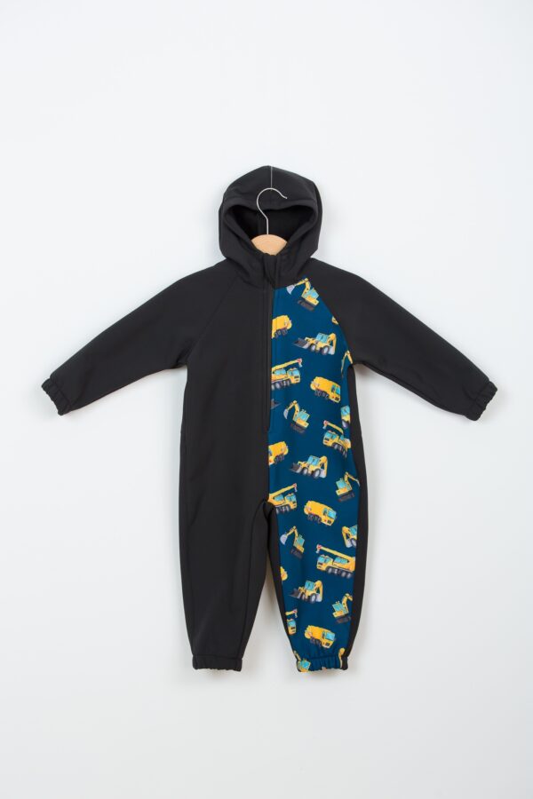 Salopetă softshell de ploaie windproof băieți cu imprimeu mașini, costum de ploaie impermeabil copii băieți, haine băieți 1-2 ani, haine băieți 3-4 ani, haine băieți 5-6 ani, haine copii en gros băieți fete, haine outdoor softshell copii băieți, haine pentru copii fabricate în România, haine pentru copii mici, îmbrăcăminte băieţi, îmbrăcăminte copii, îmbrăcăminte outdoor softshell copii băieți, magazin online haine ieftine pentru copii băieți fete, OEKO-TEX-STANDARD 100, salopetă copii băieți, salopetă cu glugă copii băieți, salopetă de ploaie și vânt copii băieți, salopetă impermeabilă copii băieți, salopetă primăvară/toamnă copii băieți, salopetă softshell copii băieți, salopetă softshell de ploaie 1-2 ani copii fete, salopetă softshell de ploaie 3-4 ani copii fete, salopetă softshell de ploaie 5-6 ani copii fete, salopetă softshell de ploaie bebeluși, salopete ieftine pentru copii băieți