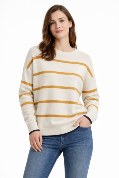 Pulover damă din lână alb natur cu dungi muștar, croi lejer, vedere din față